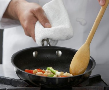 挪威中餐館炒鍋師傅